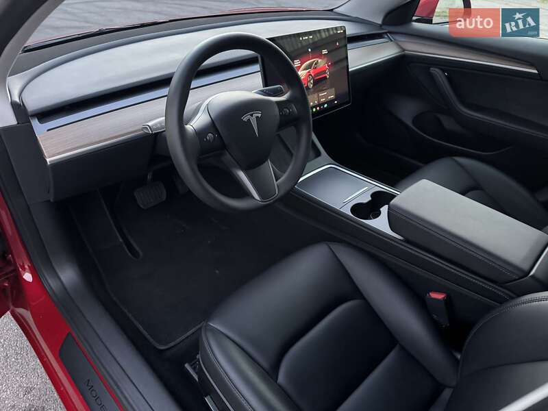 Седан Tesla Model 3 2023 в Киеве фото 25 Седан Tesla Model 3 2023 в Киеве