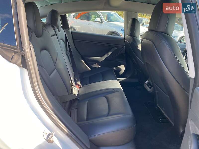 Седан Tesla Model 3 2019 в Львові фото 16 Седан Tesla Model 3 2019 в Львові