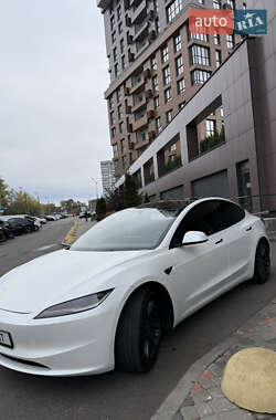Седан Tesla Model 3 2024 в Дніпрі