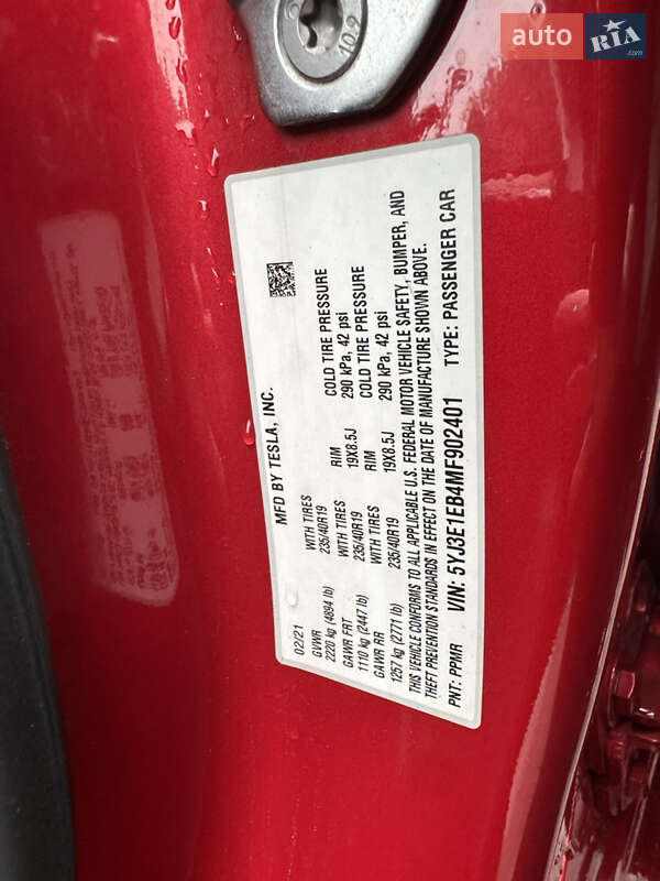 Седан Tesla Model 3 2021 в Черкассах