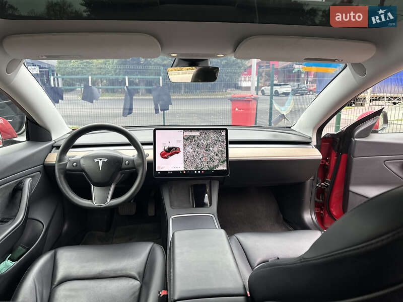 Седан Tesla Model 3 2021 в Черкассах