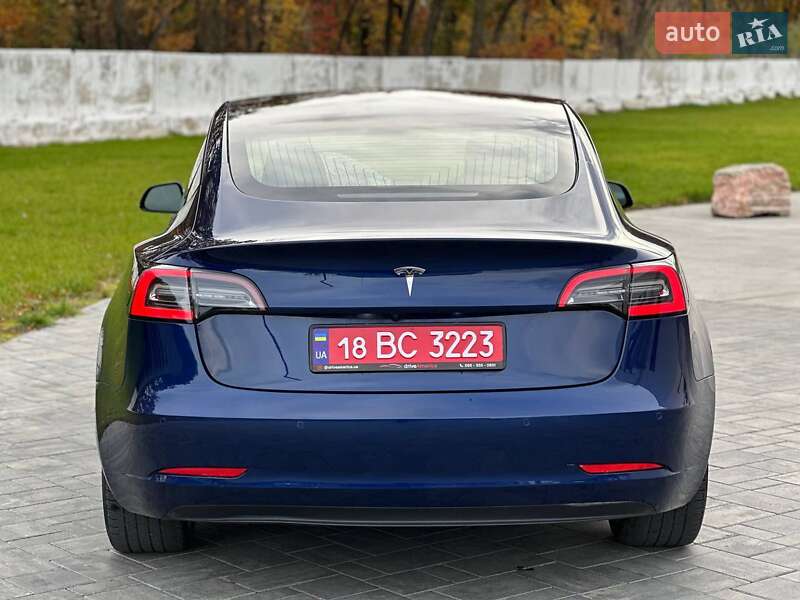 Седан Tesla Model 3 2021 в Луцьку