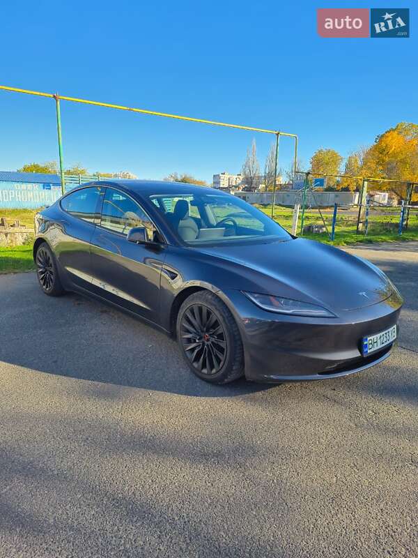 Седан Tesla Model 3 2024 в Одессе