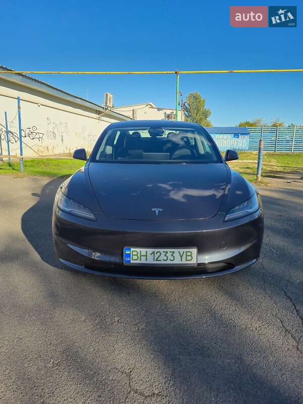 Седан Tesla Model 3 2024 в Одессе