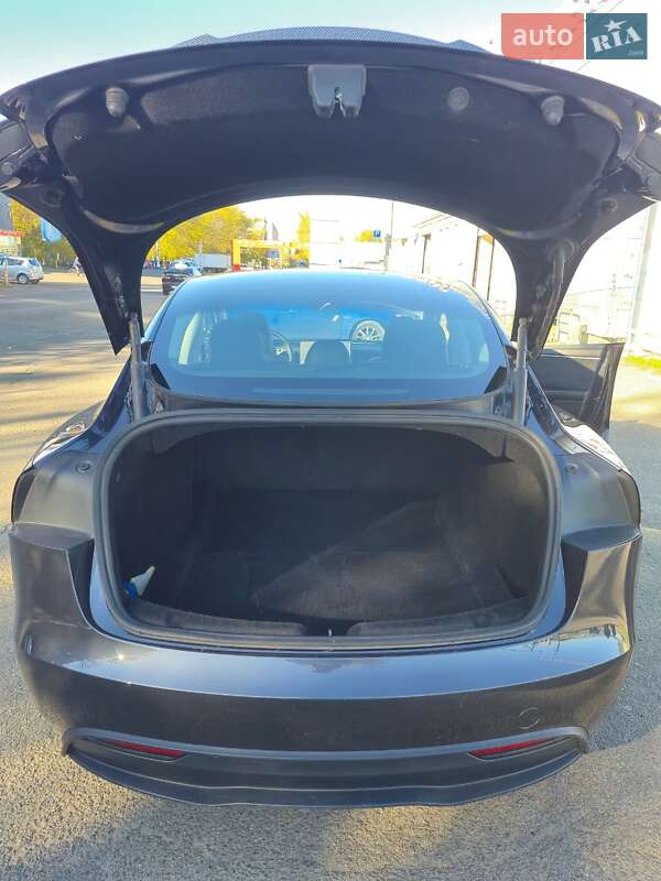 Седан Tesla Model 3 2024 в Одессе