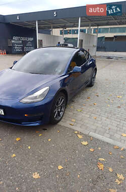 Седан Tesla Model 3 2022 в Первомайске