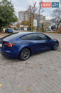 Седан Tesla Model 3 2022 в Первомайске