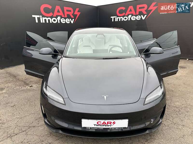 Седан Tesla Model 3 2024 в Києві