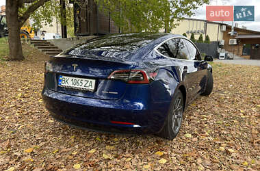 Седан Tesla Model 3 2020 в Дубно