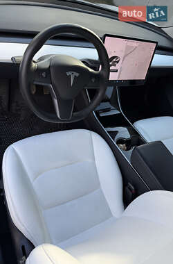 Седан Tesla Model 3 2019 в Ладыжине