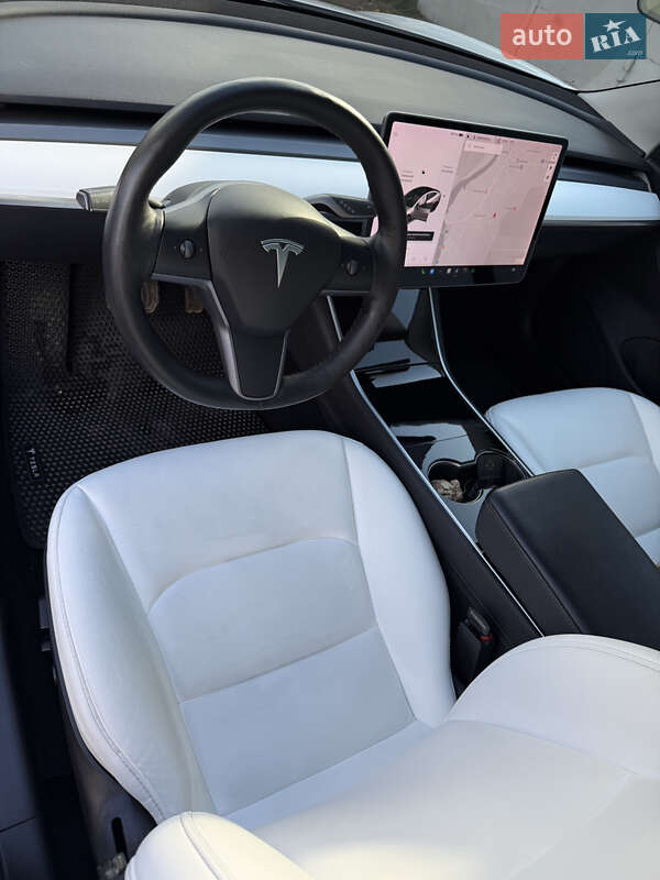 Седан Tesla Model 3 2019 в Ладыжине фото 24 Седан Tesla Model 3 2019 в Ладыжине