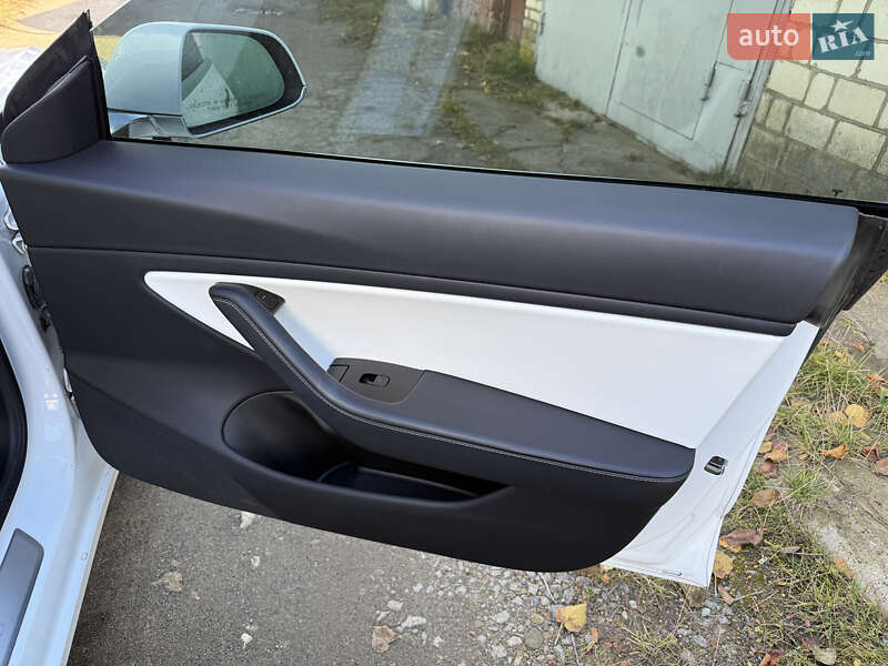 Седан Tesla Model 3 2019 в Ладыжине фото 18 Седан Tesla Model 3 2019 в Ладыжине