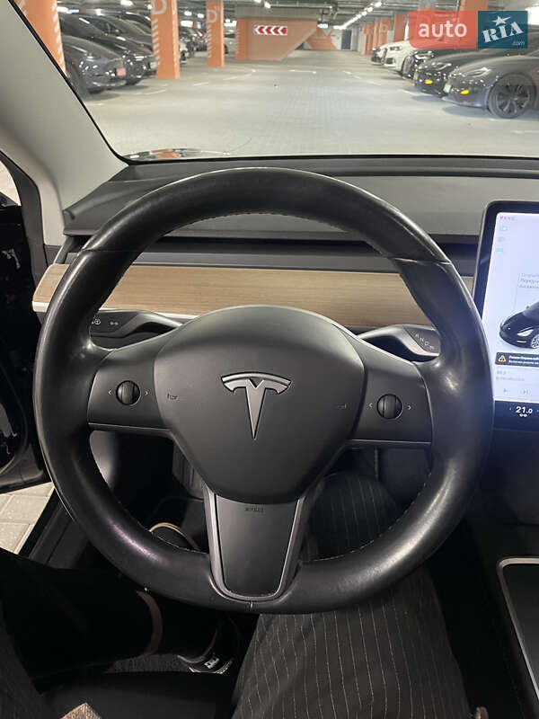 Седан Tesla Model 3 2019 в Києві