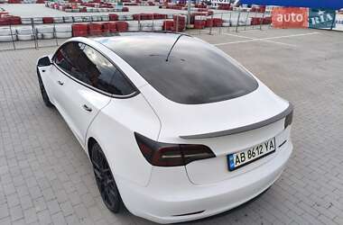 Седан Tesla Model 3 2023 в Вінниці