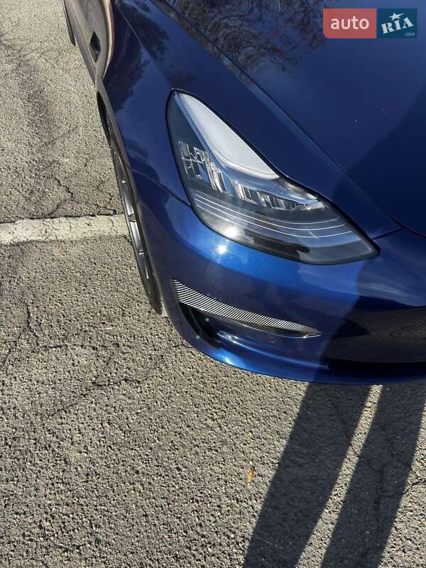 Седан Tesla Model 3 2020 в Каменском