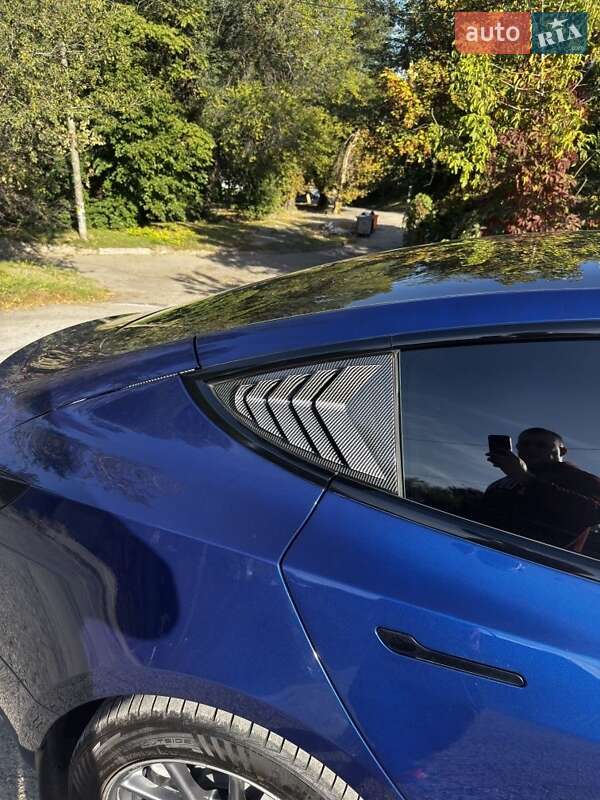 Седан Tesla Model 3 2020 в Каменском