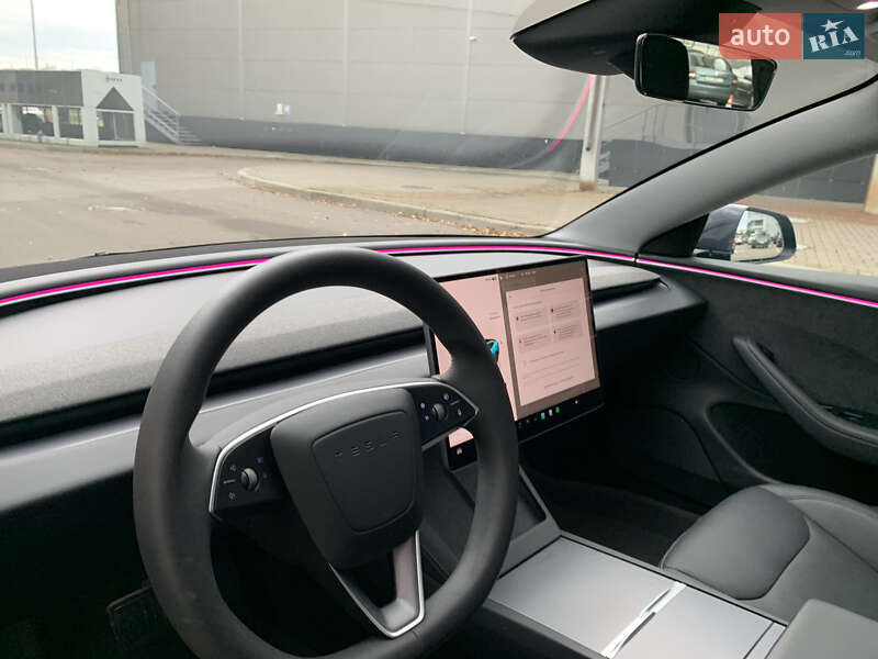 Седан Tesla Model 3 2024 в Киеве