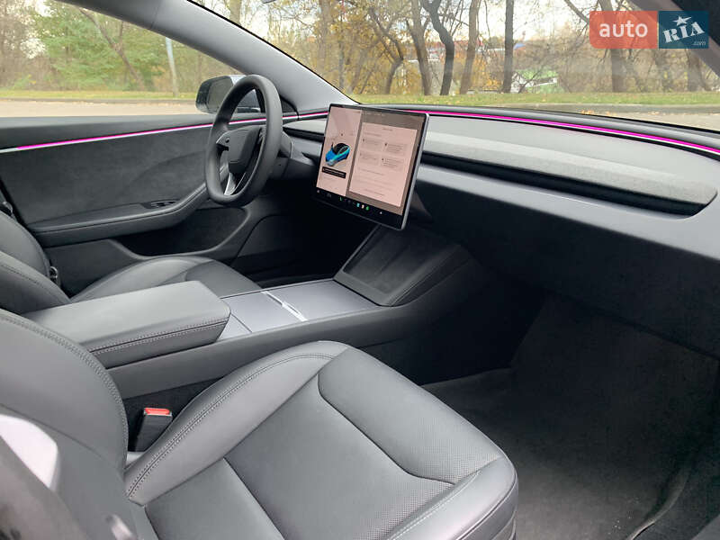 Седан Tesla Model 3 2024 в Киеве