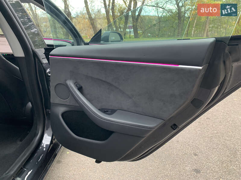 Седан Tesla Model 3 2024 в Киеве