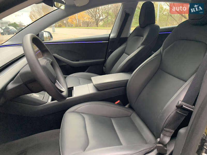 Седан Tesla Model 3 2024 в Киеве