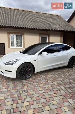 Седан Tesla Model 3 2019 в Тернополі