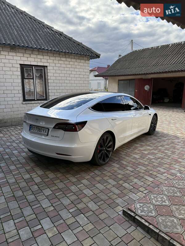 Седан Tesla Model 3 2019 в Тернополе