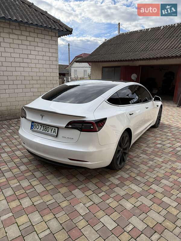 Седан Tesla Model 3 2019 в Тернополе