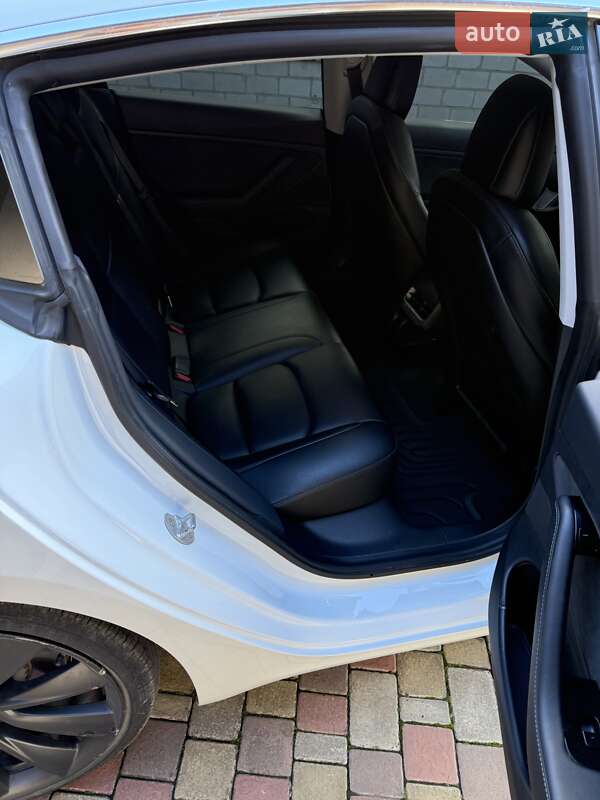 Седан Tesla Model 3 2019 в Тернополе