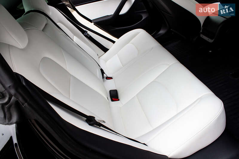 Седан Tesla Model 3 2021 в Львові фото 26 Седан Tesla Model 3 2021 в Львові