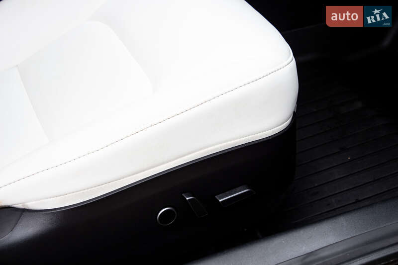 Седан Tesla Model 3 2021 в Львові фото 32 Седан Tesla Model 3 2021 в Львові