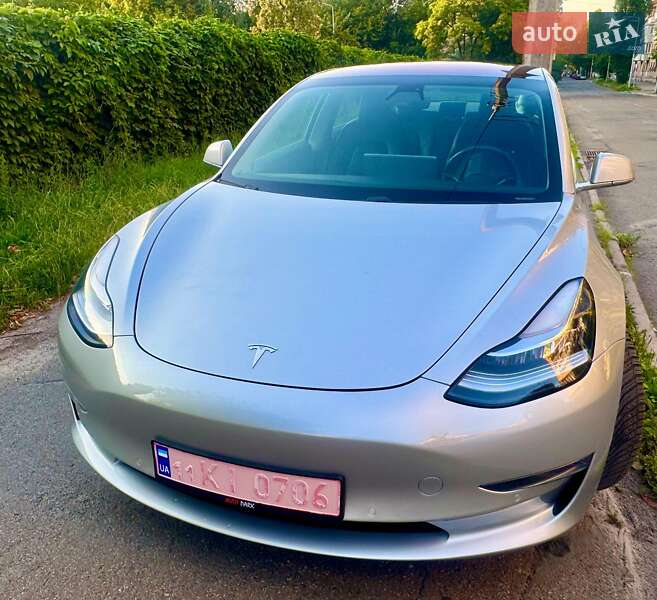 Седан Tesla Model 3 2018 в Киеве фото Седан Tesla Model 3 2018 в Киеве