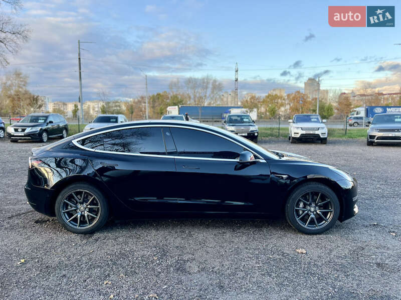 Седан Tesla Model 3 2019 в Києві