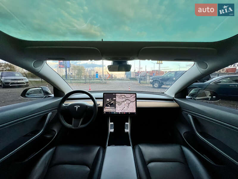 Седан Tesla Model 3 2019 в Києві