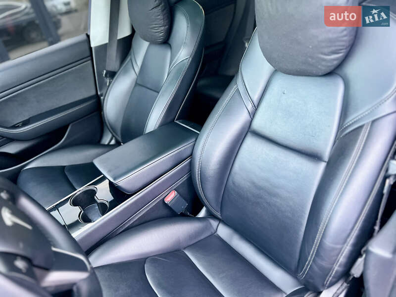 Седан Tesla Model 3 2019 в Києві