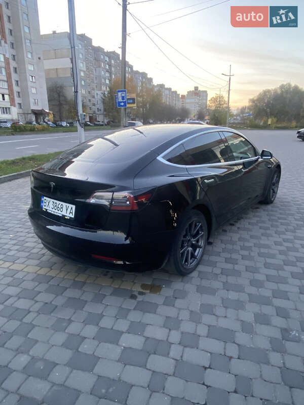 Седан Tesla Model 3 2018 в Хмельницькому фото 21 Седан Tesla Model 3 2018 в Хмельницькому