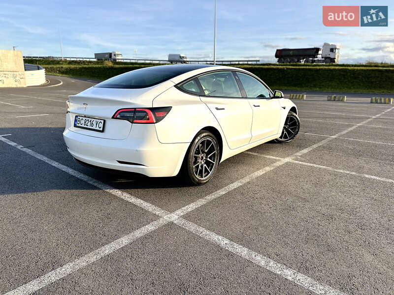 Седан Tesla Model 3 2022 в Львові фото 15 Седан Tesla Model 3 2022 в Львові
