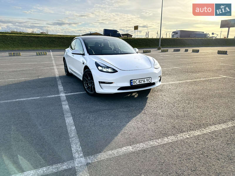 Седан Tesla Model 3 2022 в Львові фото 24 Седан Tesla Model 3 2022 в Львові
