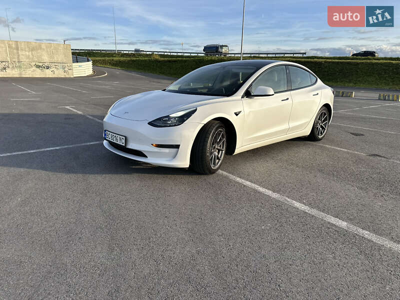 Седан Tesla Model 3 2022 в Львові фото 26 Седан Tesla Model 3 2022 в Львові