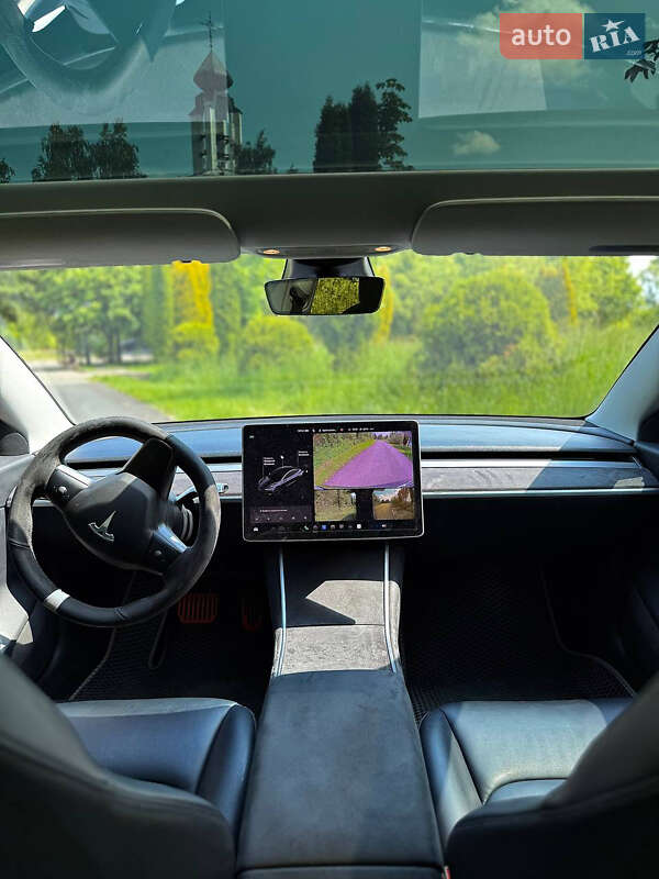 Седан Tesla Model 3 2018 в Ивано-Франковске