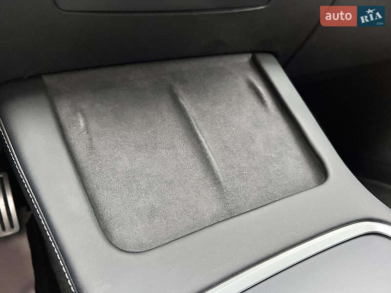 Седан Tesla Model 3 2021 в Києві