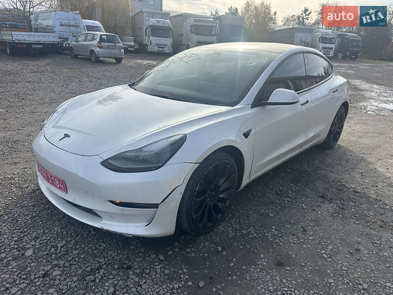 Седан Tesla Model 3 2021 в Луцке