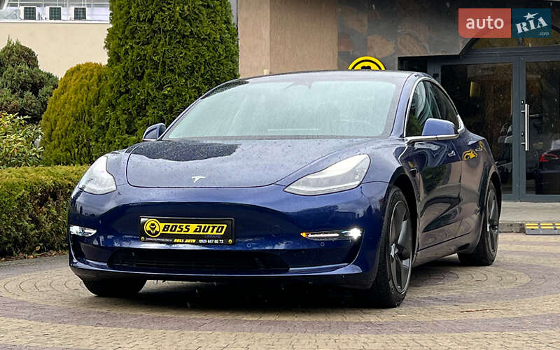 Седан Tesla Model 3 2019 в Львові