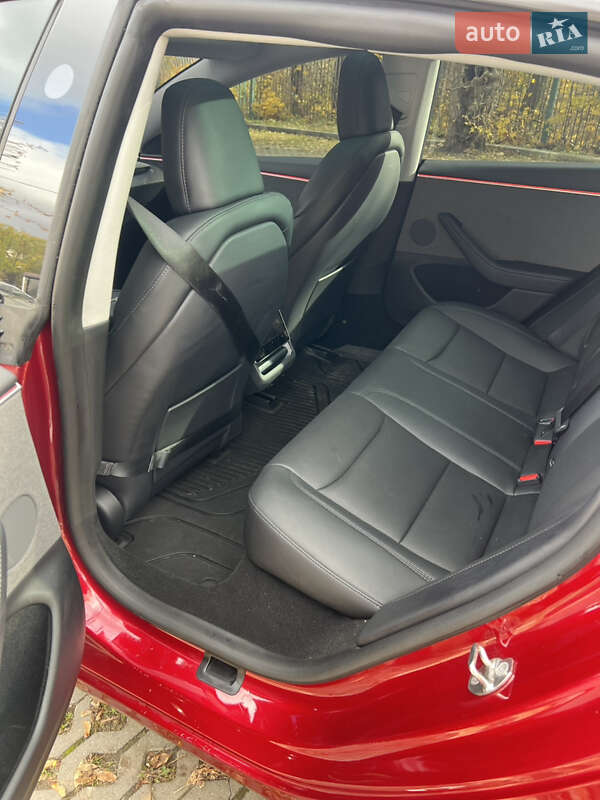 Седан Tesla Model 3 2024 в Харькове