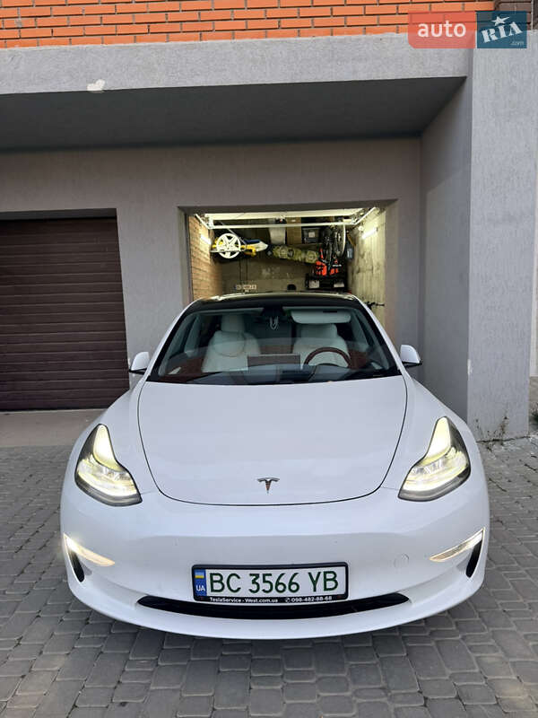 Седан Tesla Model 3 2021 в Львове фото 3 Седан Tesla Model 3 2021 в Львове