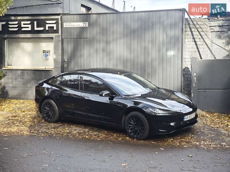 Седан Tesla Model 3 2024 в Києві