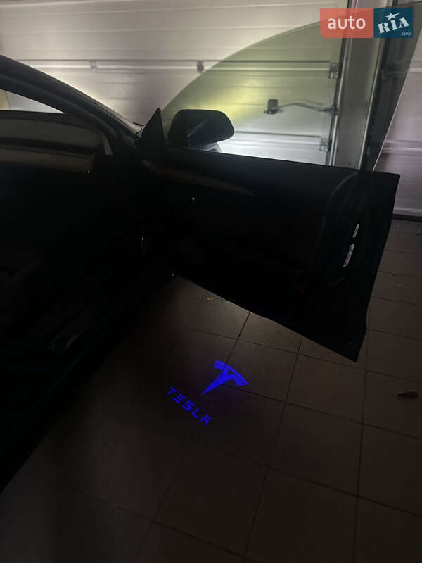 Седан Tesla Model 3 2021 в Одесі фото 29 Седан Tesla Model 3 2021 в Одесі