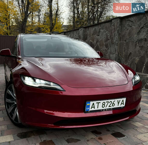 Седан Tesla Model 3 2024 в Ивано-Франковске