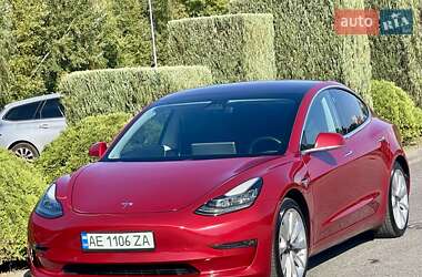 Седан Tesla Model 3 2018 в Дніпрі