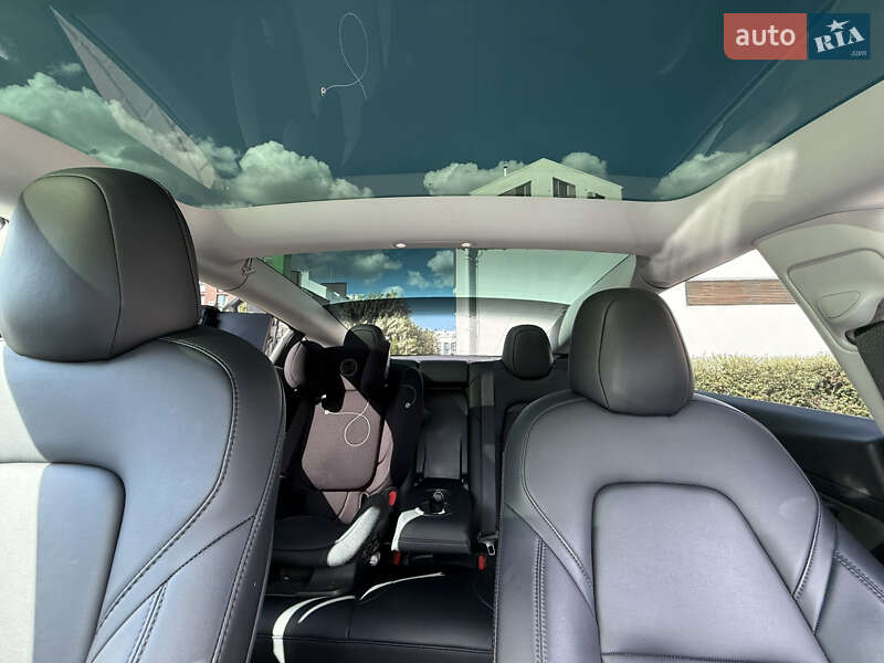Седан Tesla Model 3 2022 в Києві