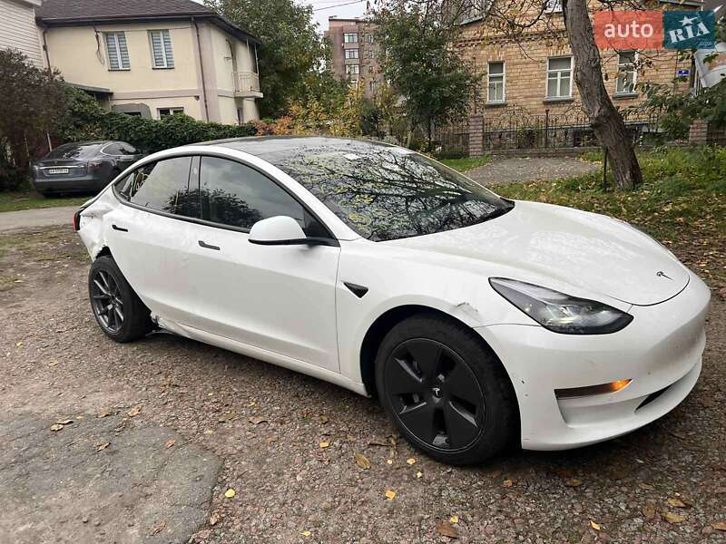 Седан Tesla Model 3 2022 в Киеве фото 22 Седан Tesla Model 3 2022 в Киеве